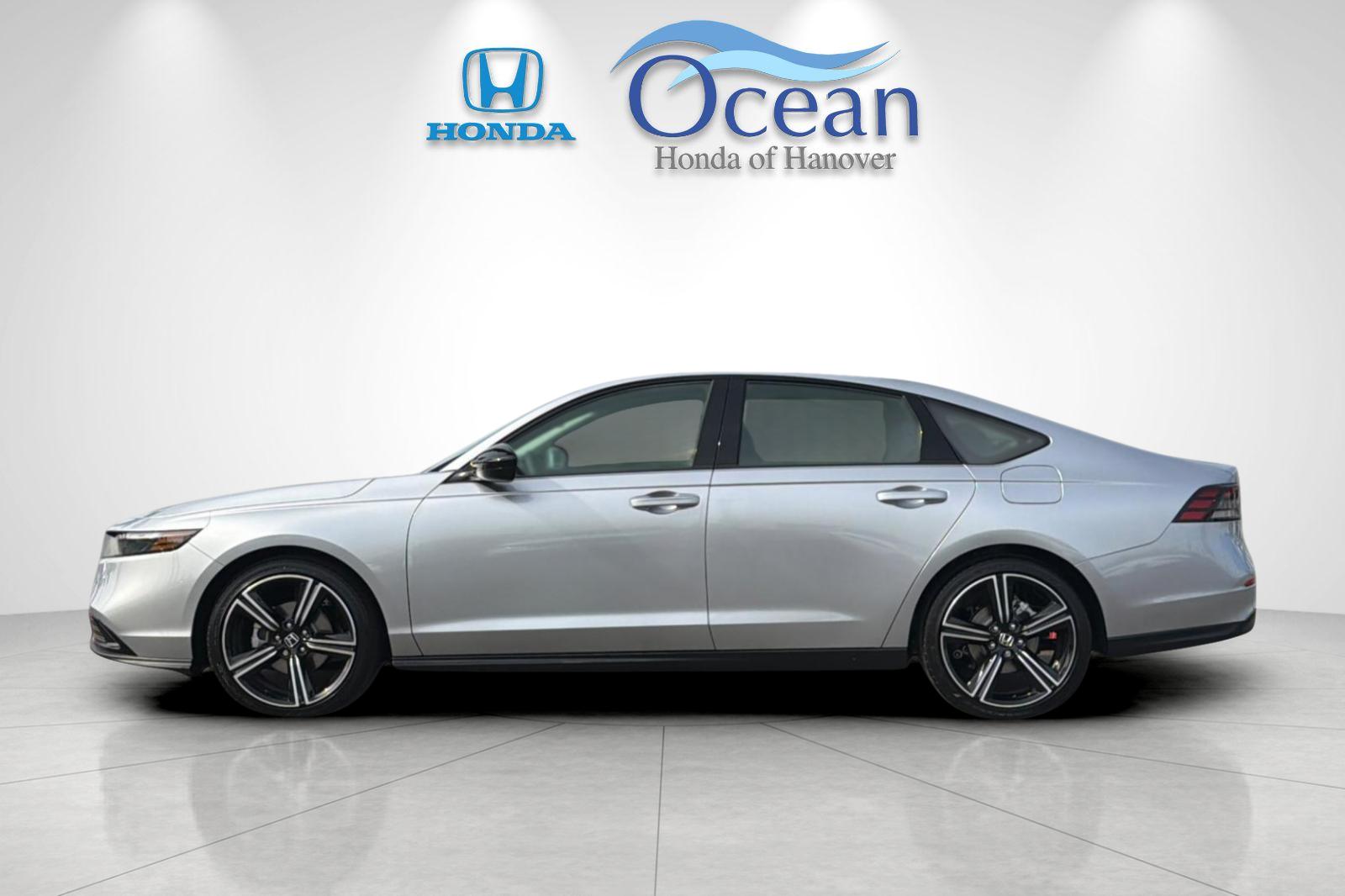 New 2026 Solar Silver Metallic Honda SE image 2