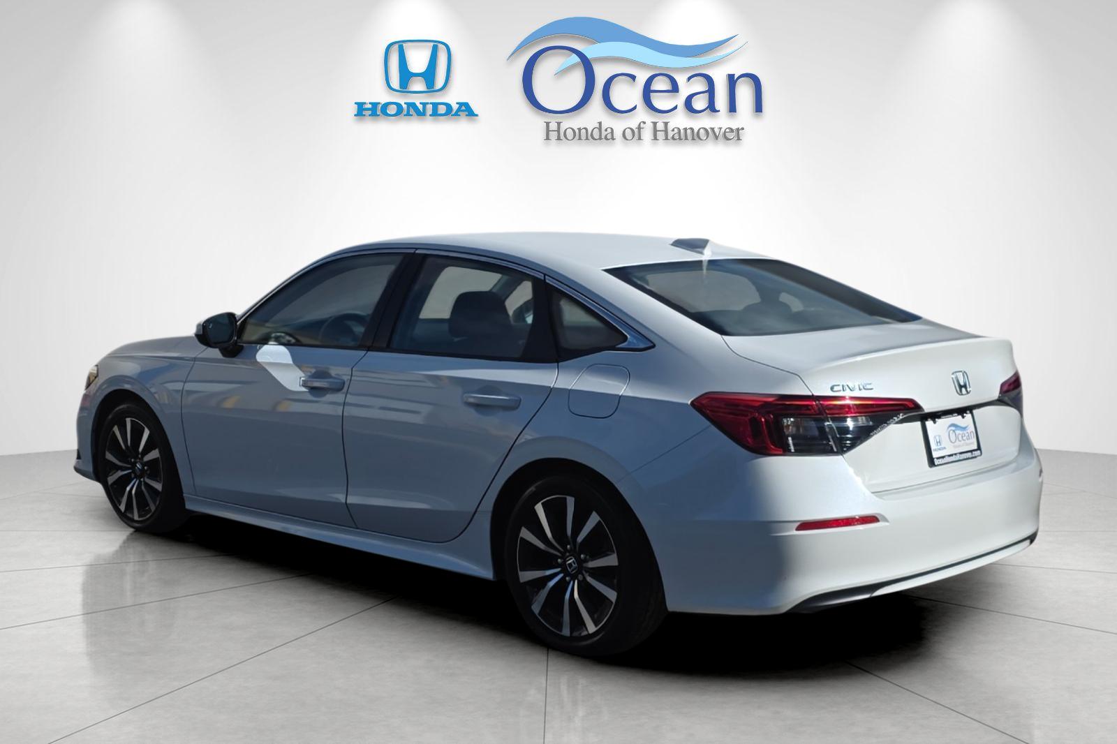 Used 2024 Platinum White Pearl Honda EX image 5