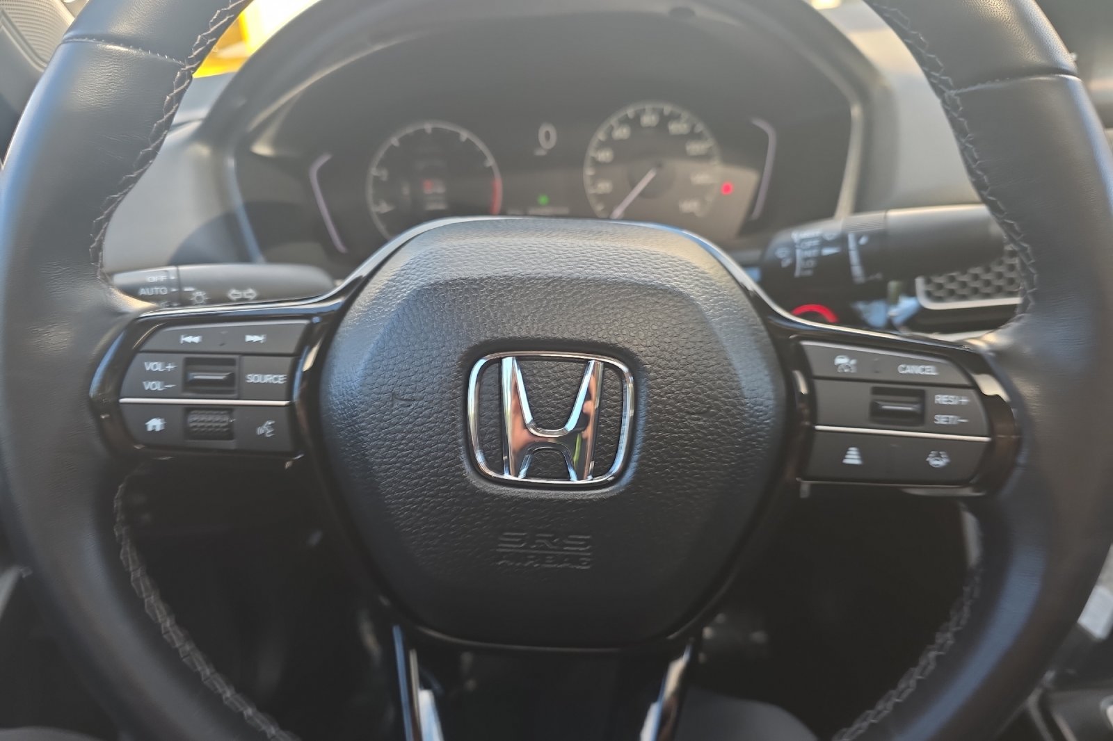 Used 2024 Platinum White Pearl Honda EX image 22