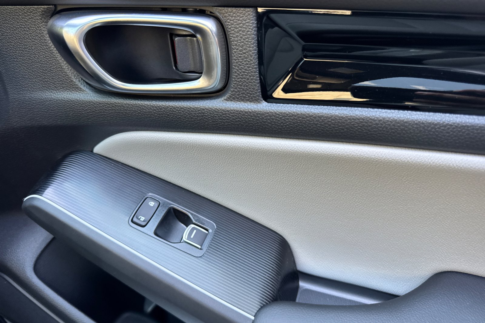 New 2026 Platinum White Pearl Honda Sport Touring image 18