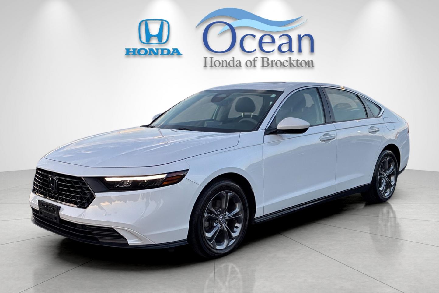 Used 2023 Platinum White Pearl Honda EX image 7