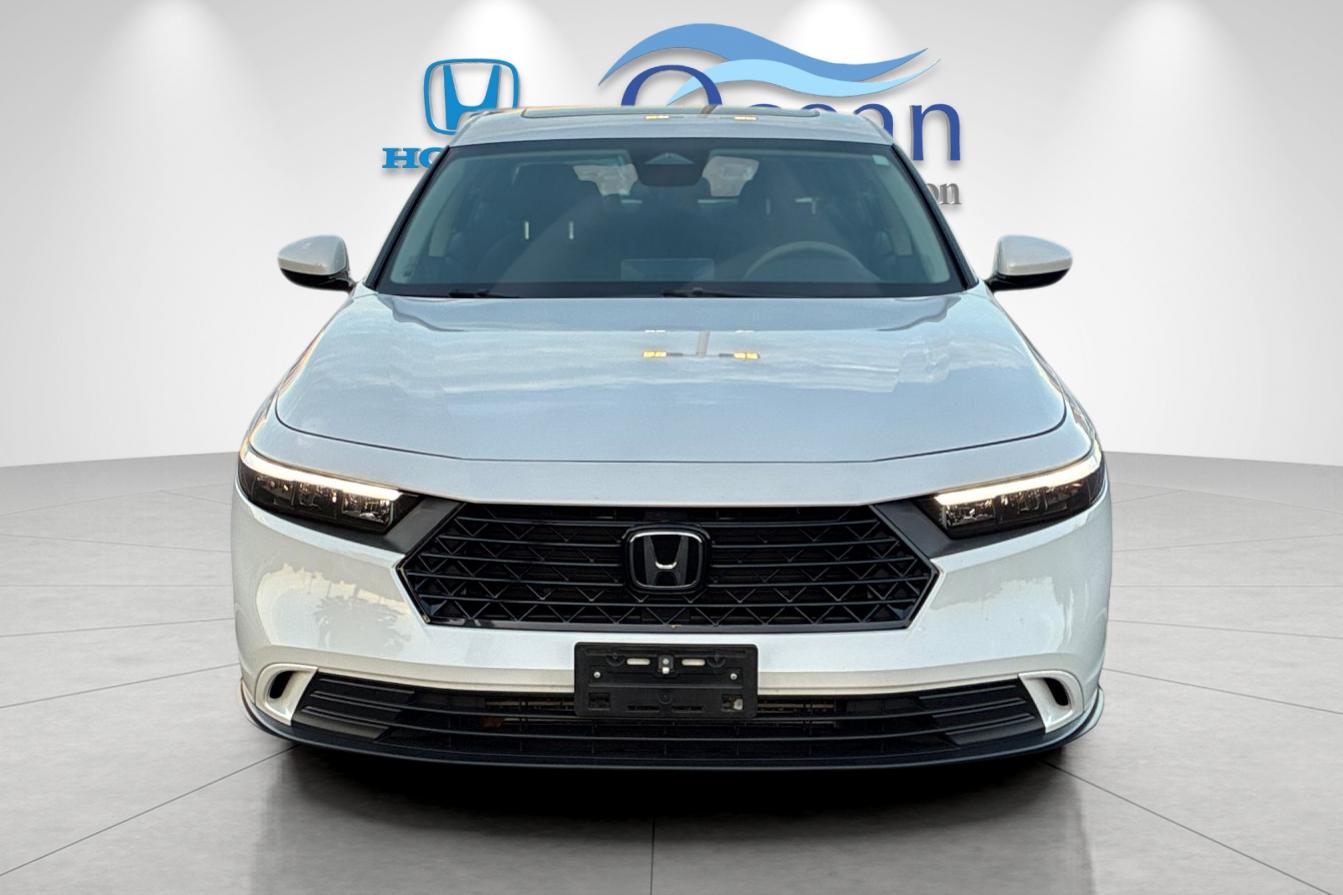 Used 2023 Platinum White Pearl Honda EX image 8