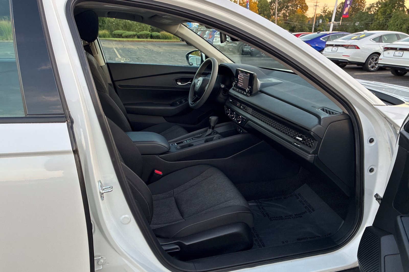 Used 2023 Platinum White Pearl Honda EX image 21