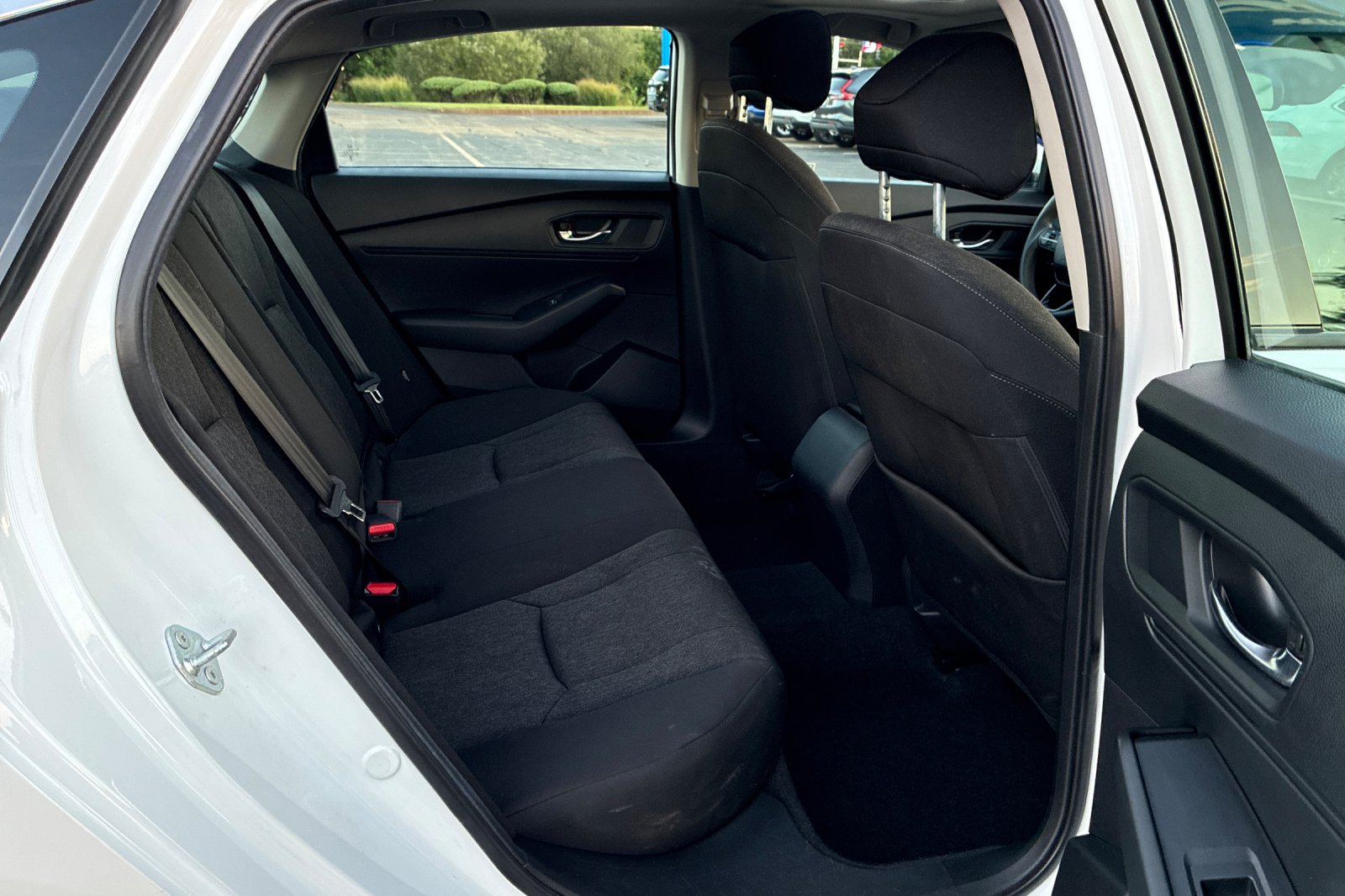 Used 2023 Platinum White Pearl Honda EX image 18