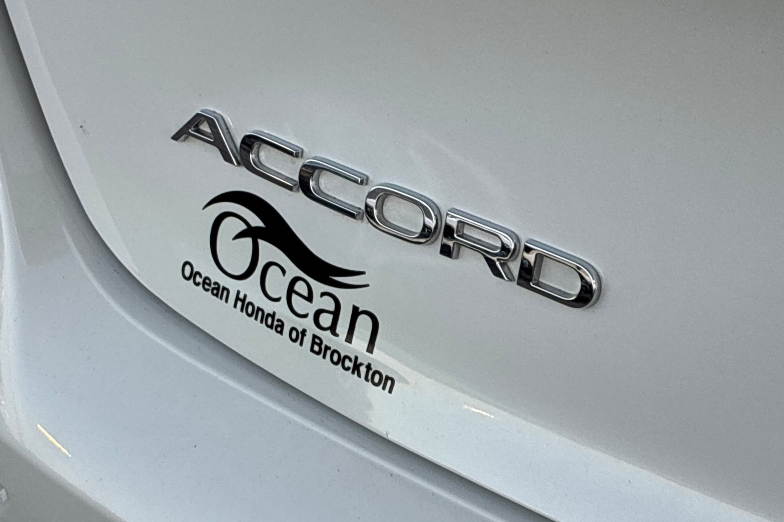 Used 2023 Platinum White Pearl Honda EX image 40