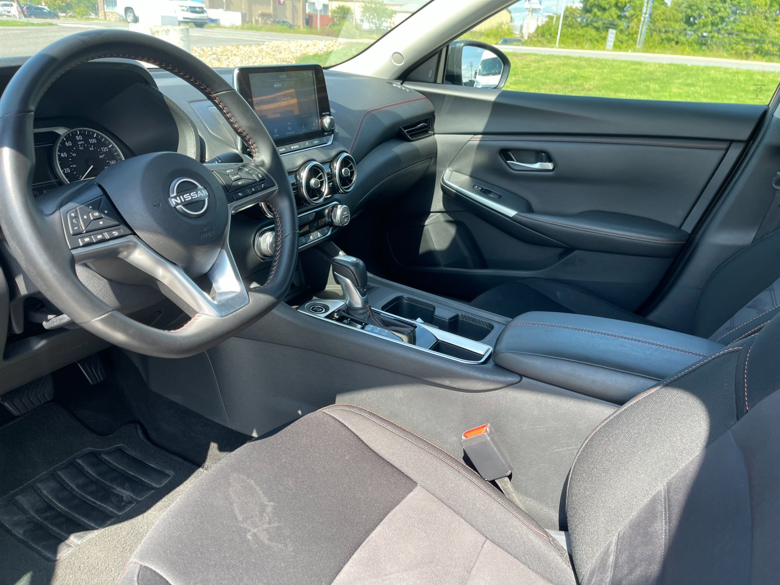 Used 2025 Gray Nissan SR image 10