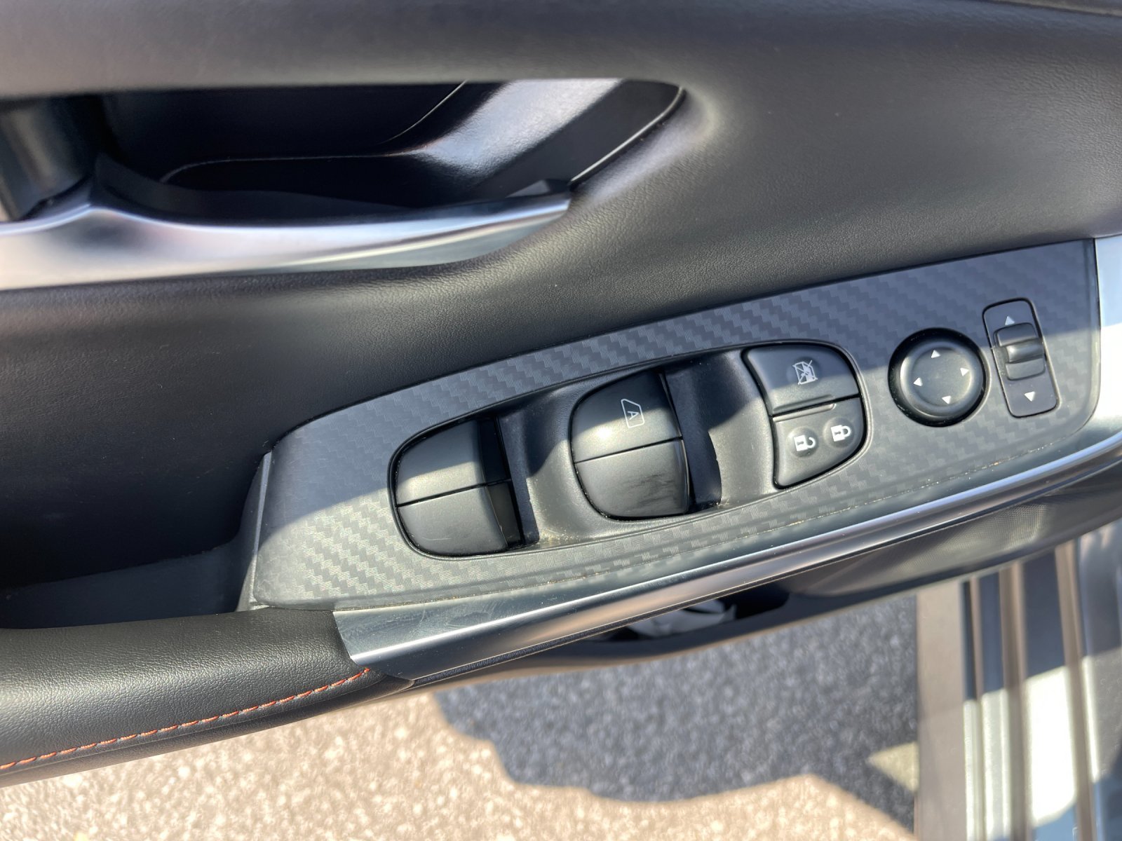 Used 2025 Gray Nissan SR image 12
