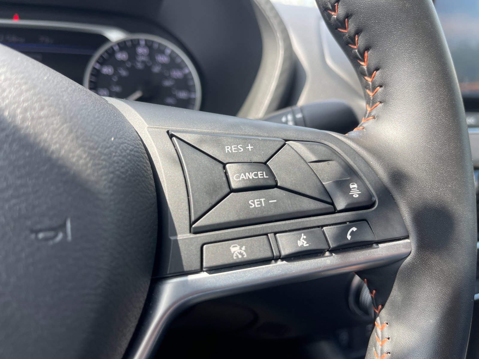 Used 2025 Gray Nissan SR image 26