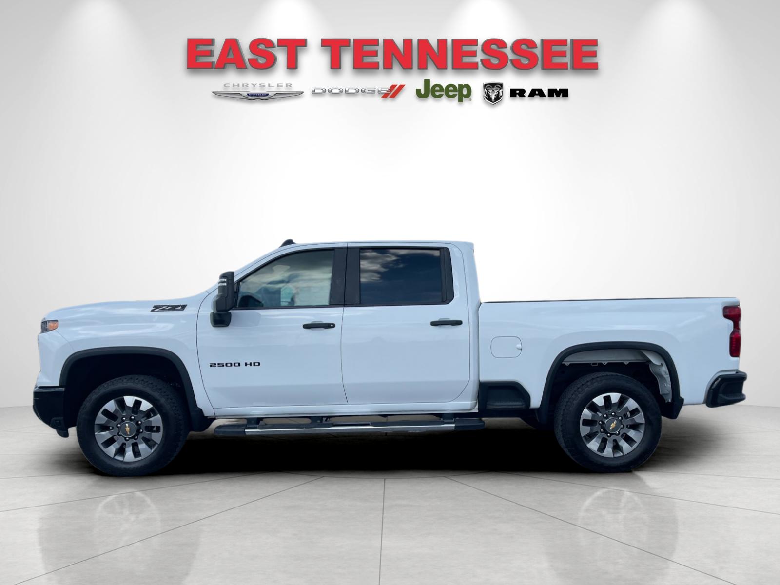 Used 2024 White Chevrolet Custom image 6