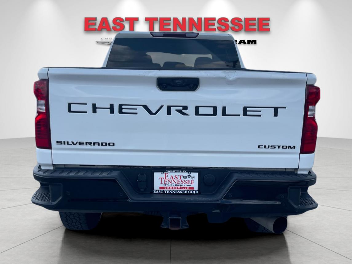 Used 2024 White Chevrolet Custom image 4