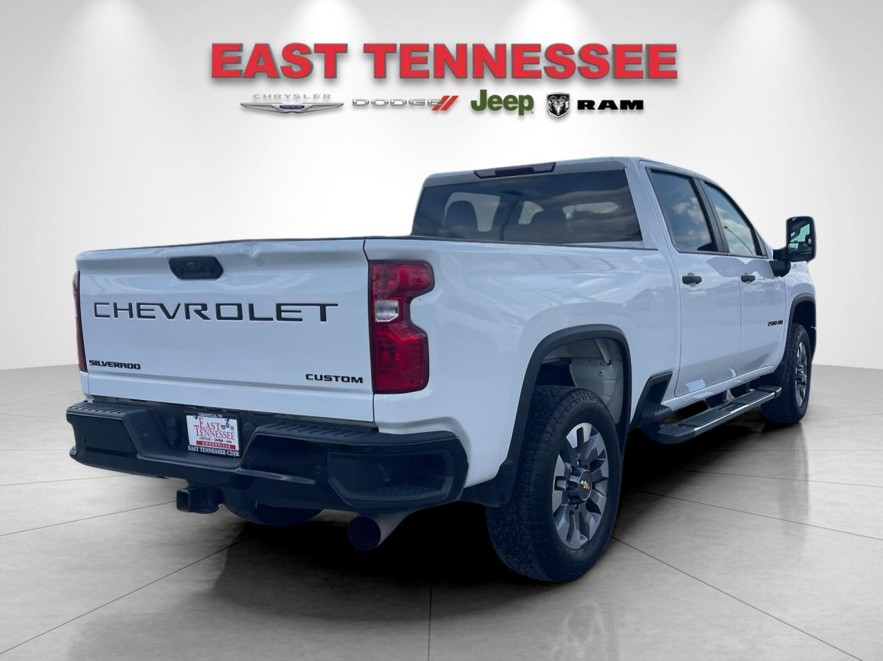 Used 2024 White Chevrolet Custom image 3