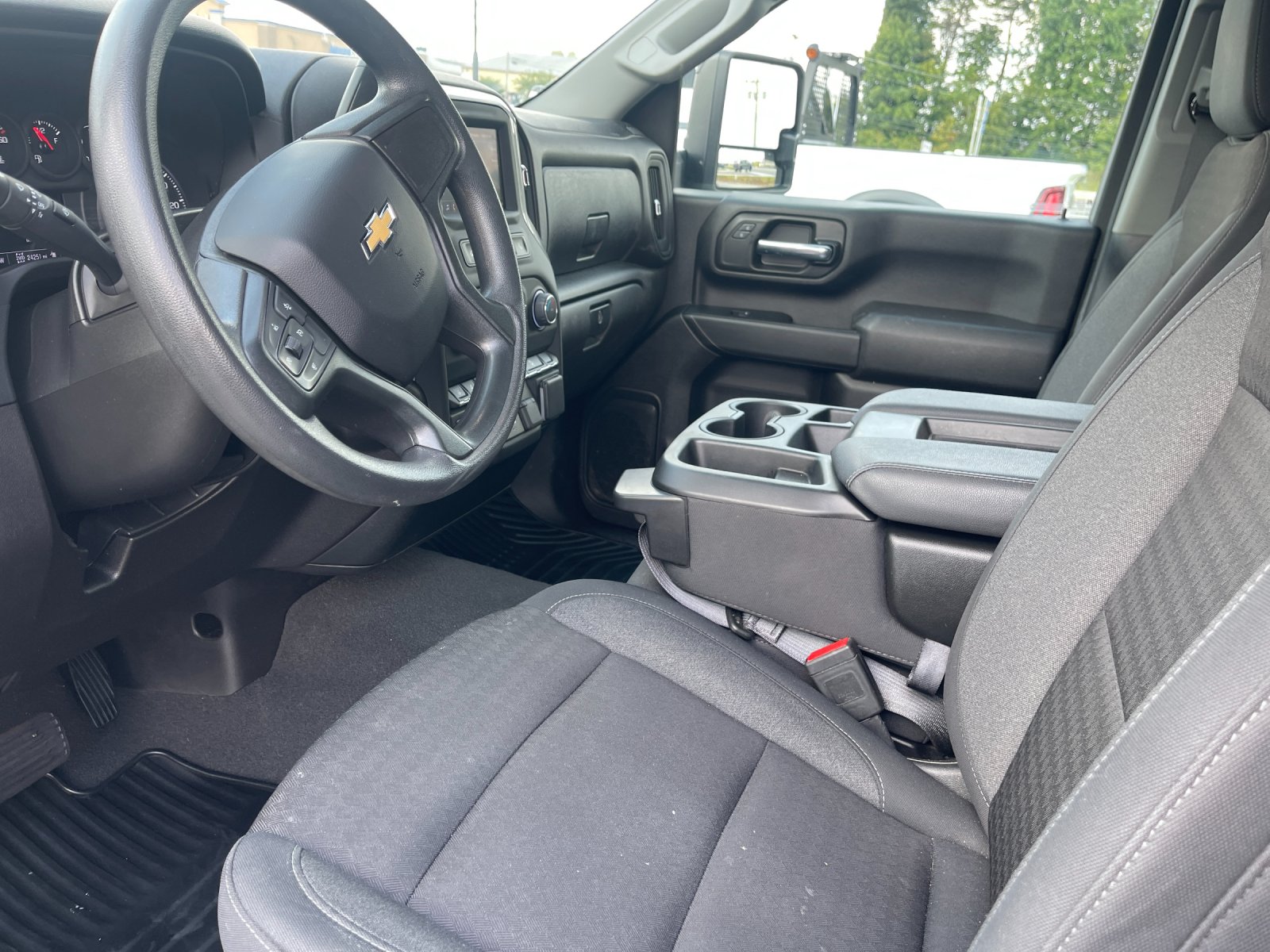 Used 2024 White Chevrolet Custom image 10