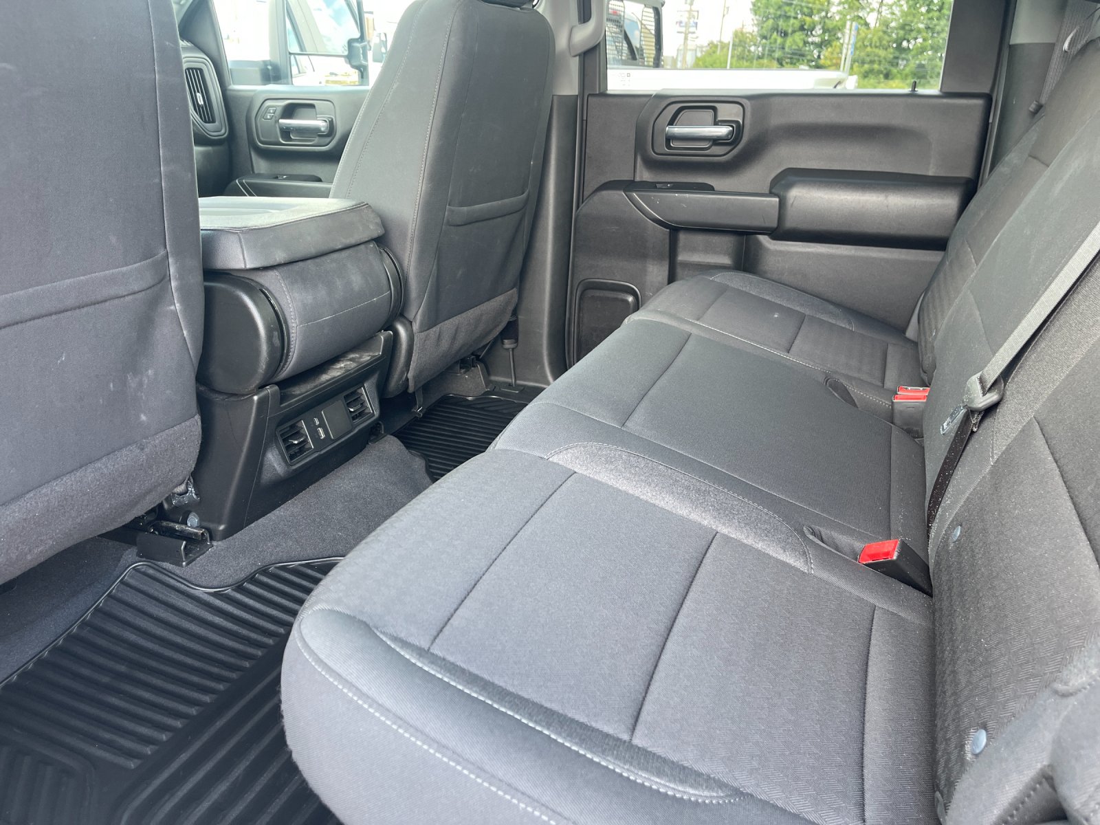 Used 2024 White Chevrolet Custom image 13