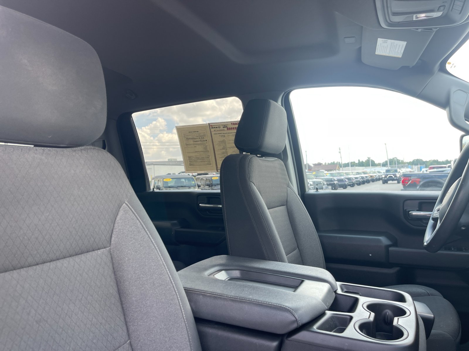 Used 2024 White Chevrolet Custom image 18