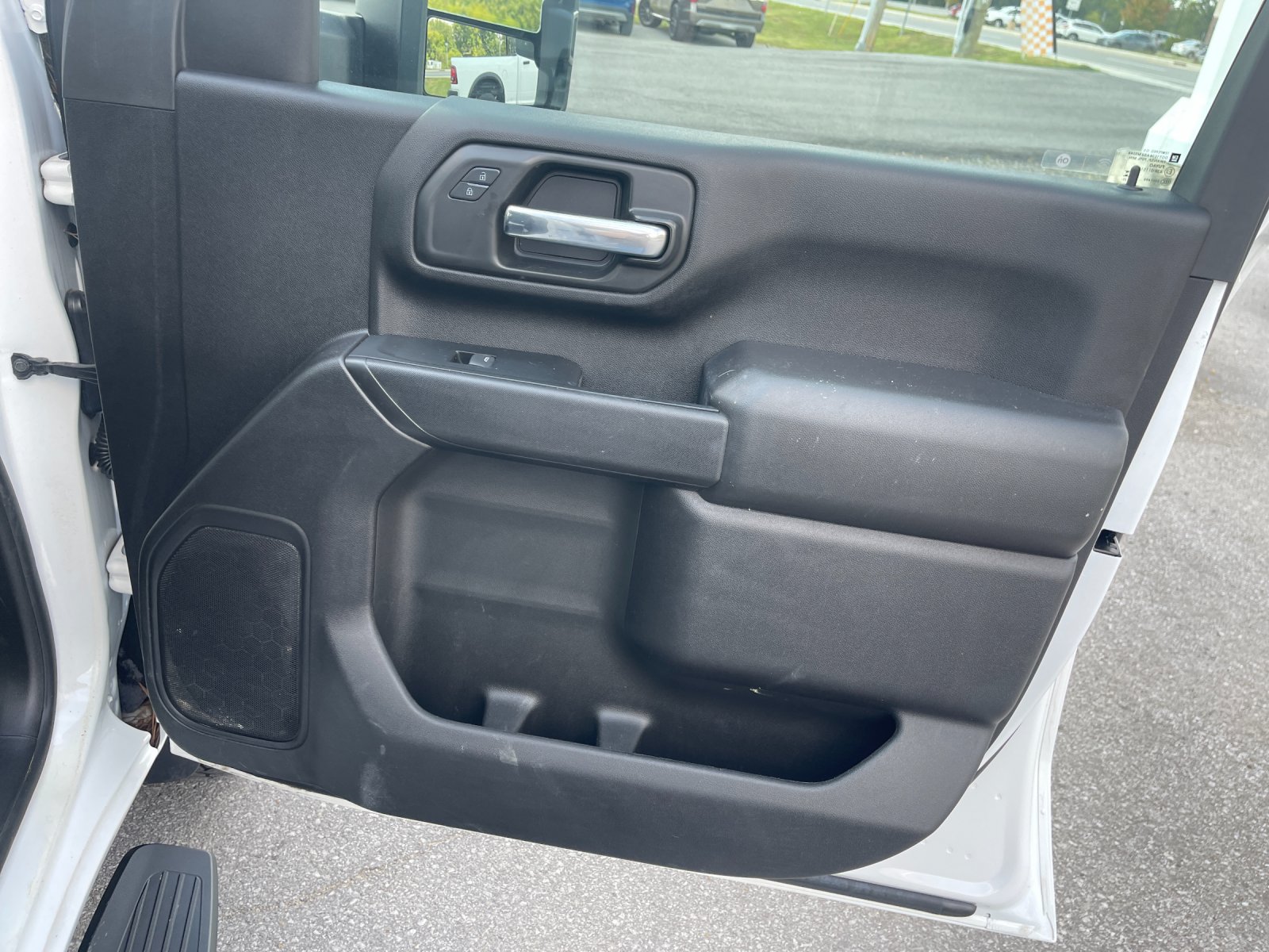 Used 2024 White Chevrolet Custom image 19