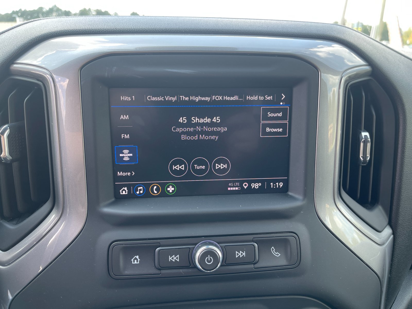 Used 2024 White Chevrolet Custom image 20