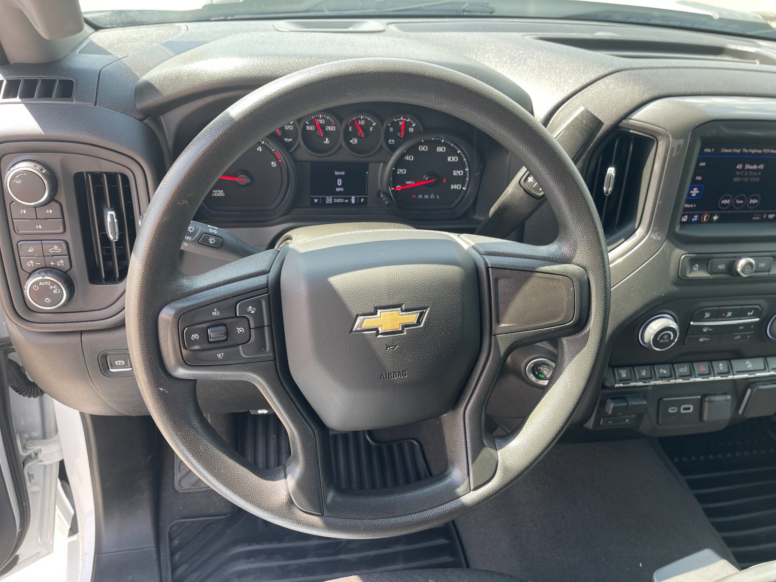 Used 2024 White Chevrolet Custom image 25