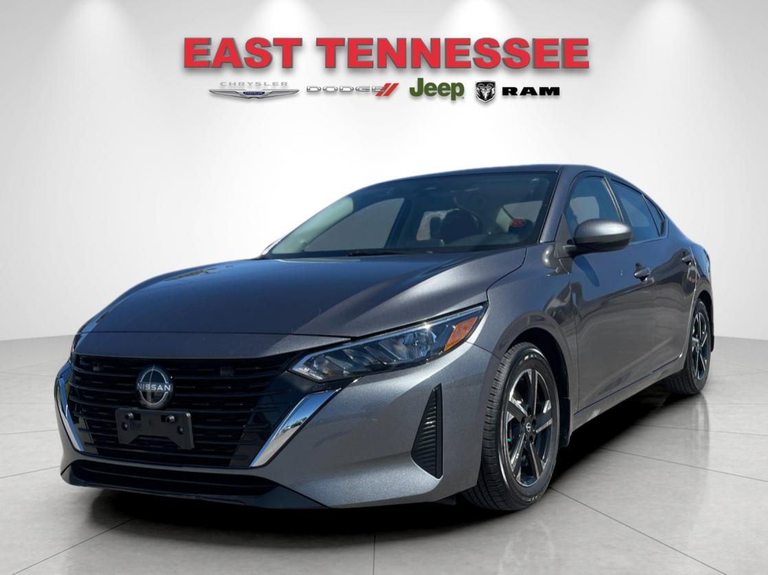Used 2024 Gray Nissan SV image 7
