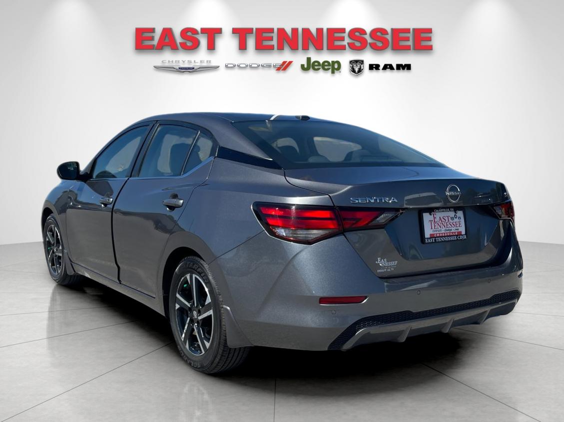 Used 2024 Gray Nissan SV image 5