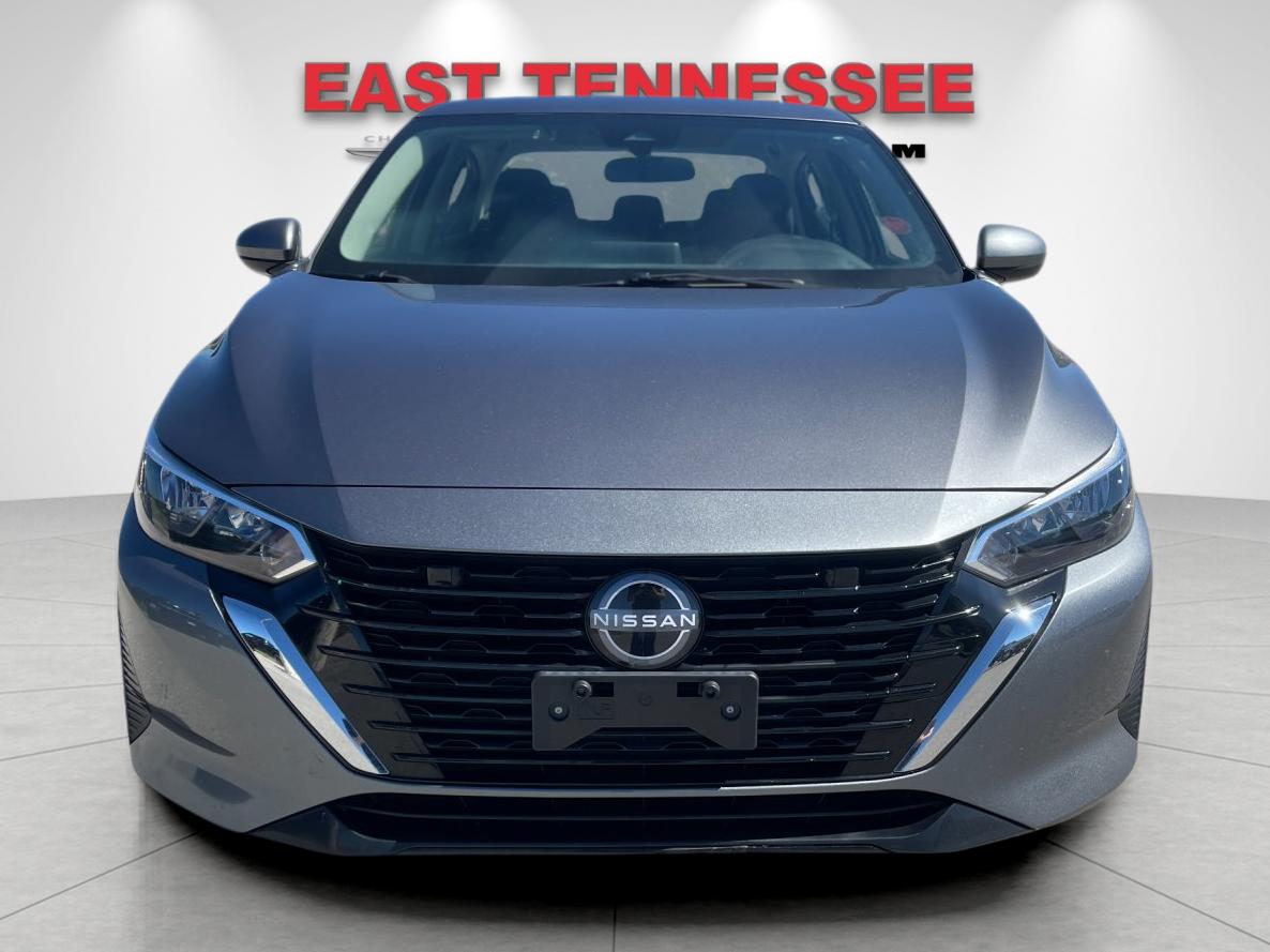 Used 2024 Gray Nissan SV image 9