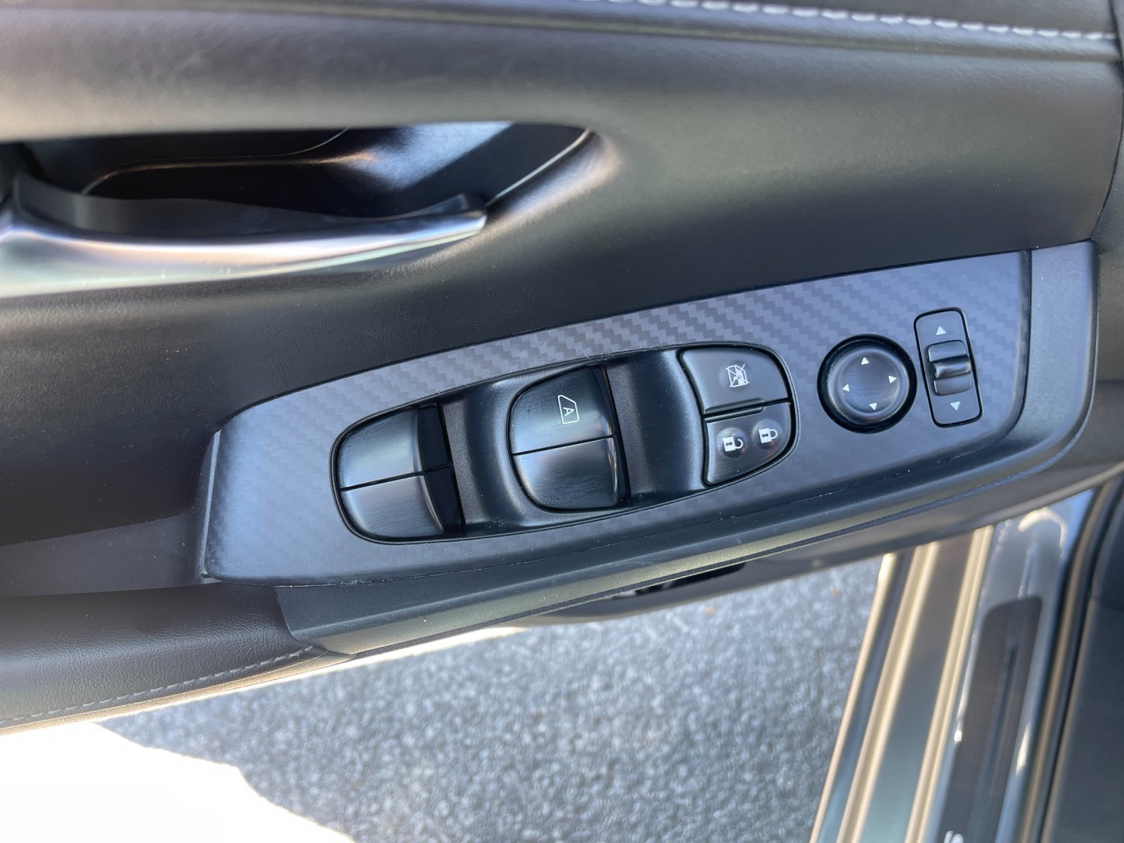 Used 2024 Gray Nissan SV image 12