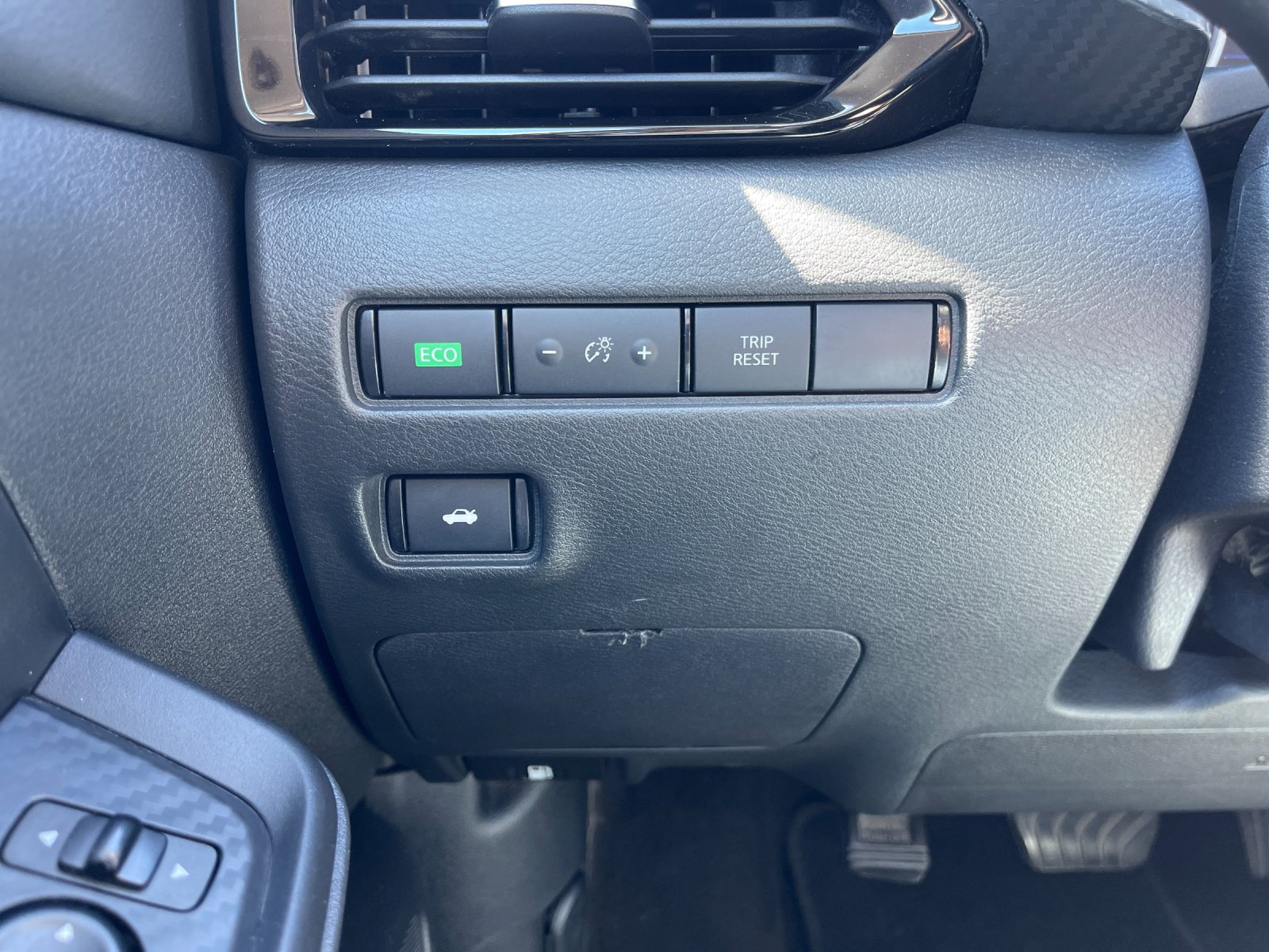 Used 2024 Gray Nissan SV image 29