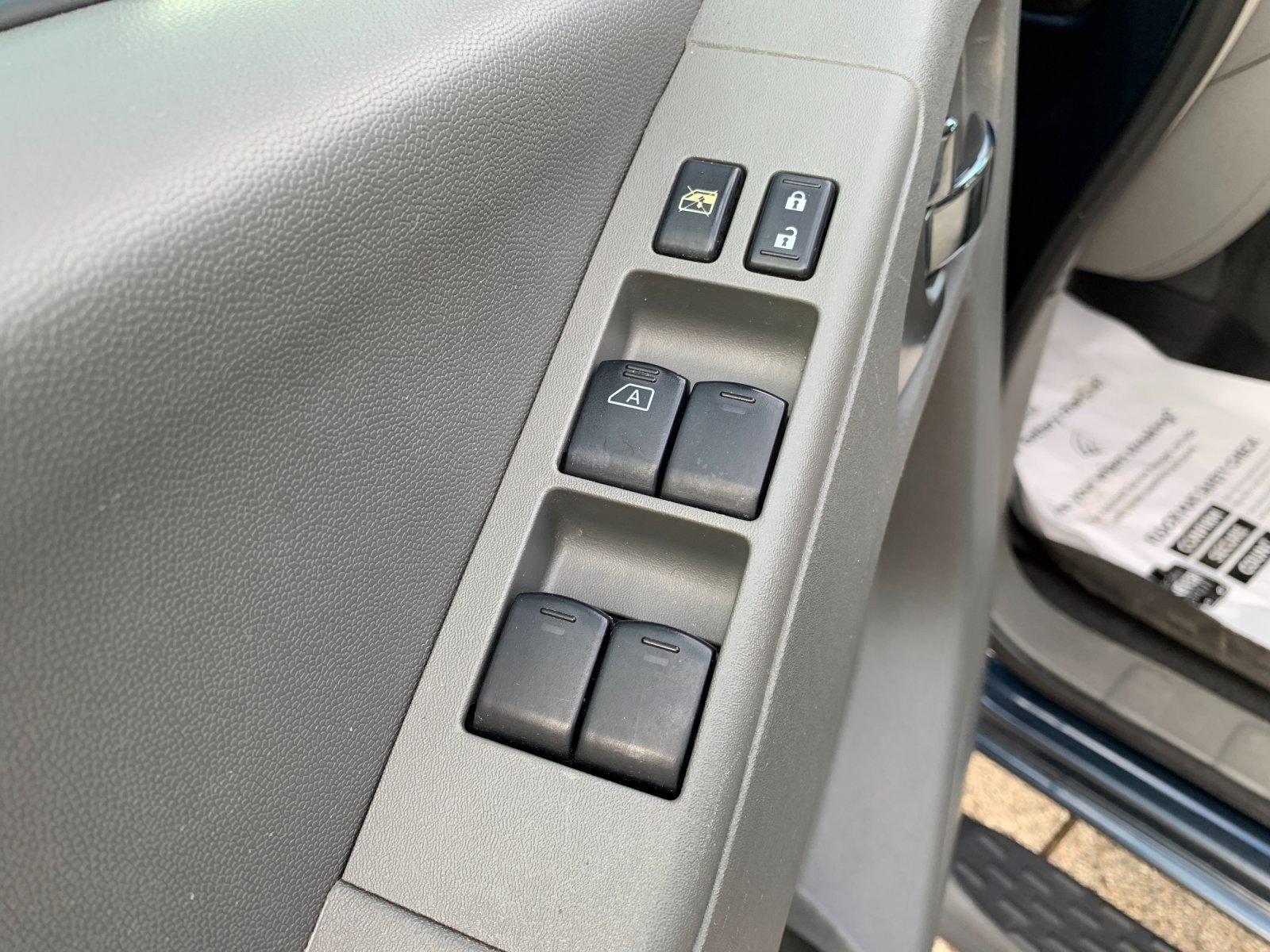 Used 2019 Blue Nissan SV image 13
