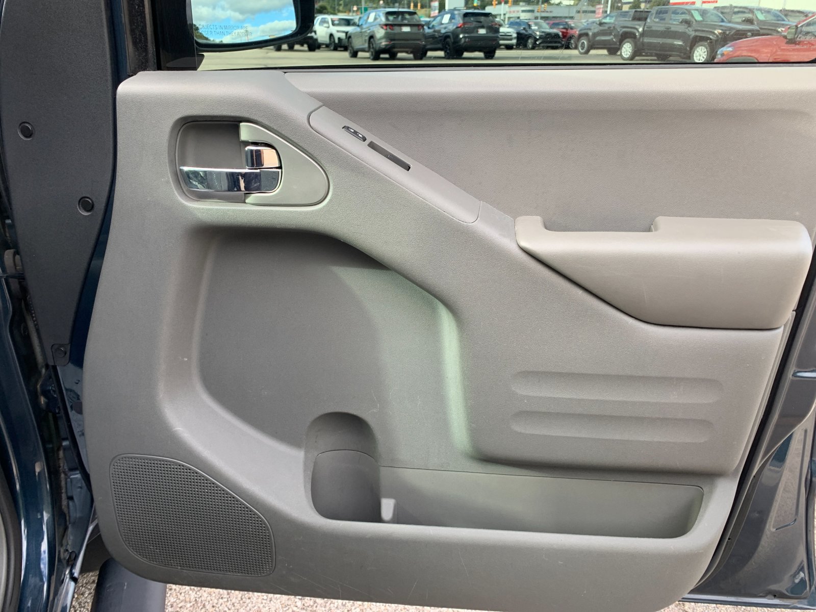 Used 2019 Blue Nissan SV image 19