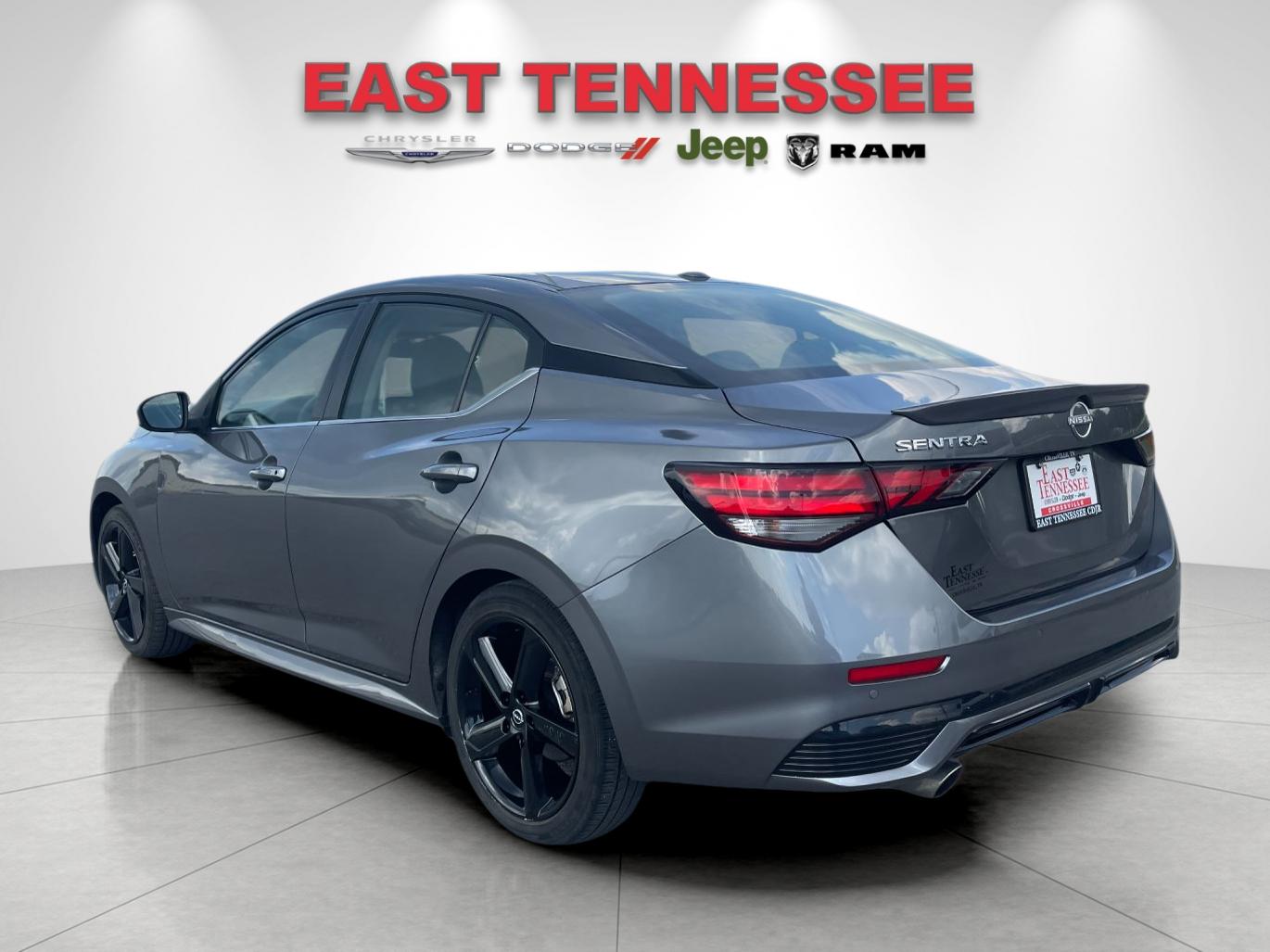 Used 2025 Gray Nissan SR image 5