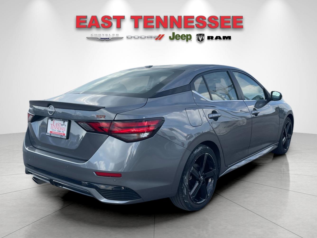 Used 2025 Gray Nissan SR image 3