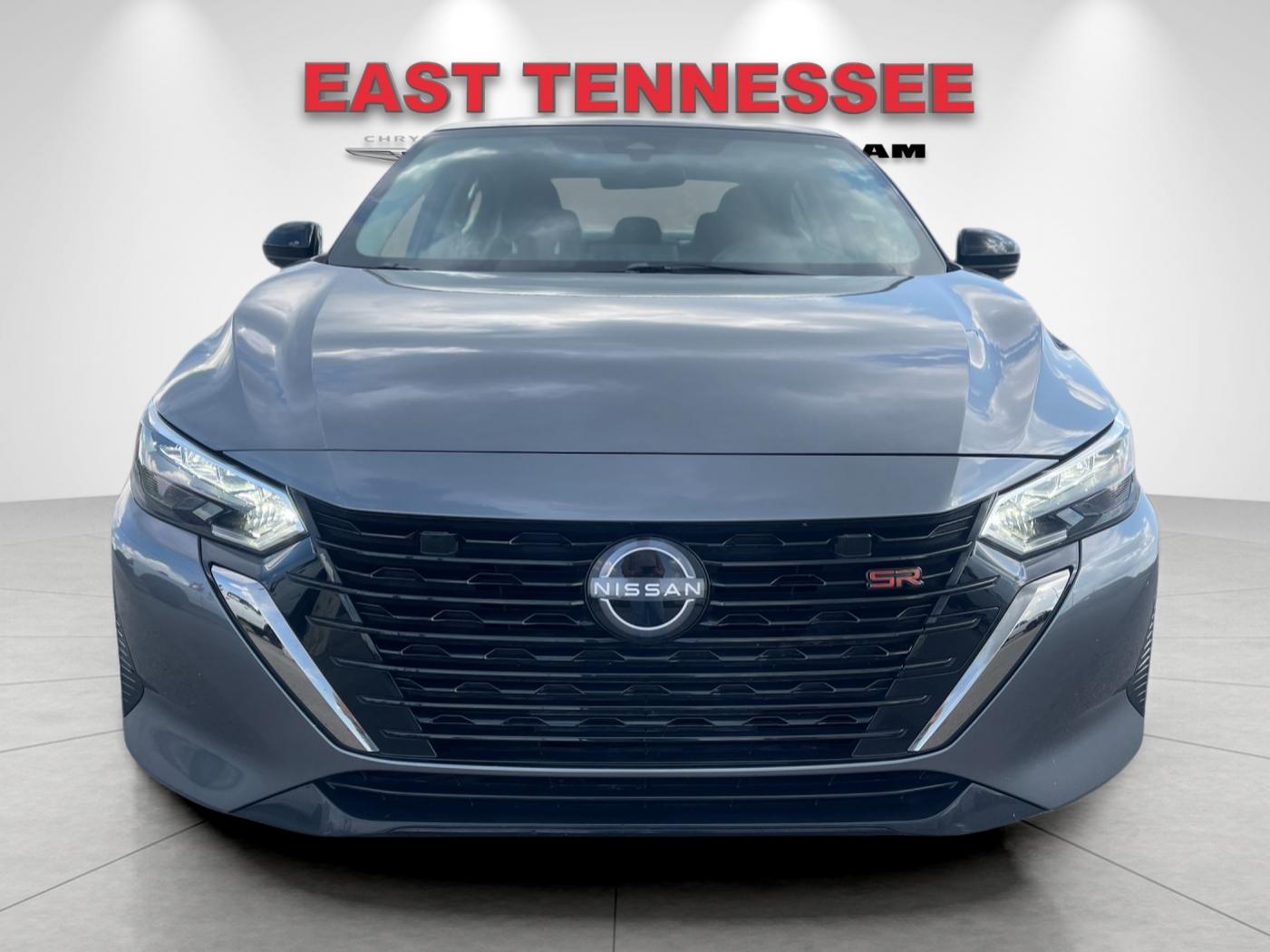 Used 2025 Gray Nissan SR image 9