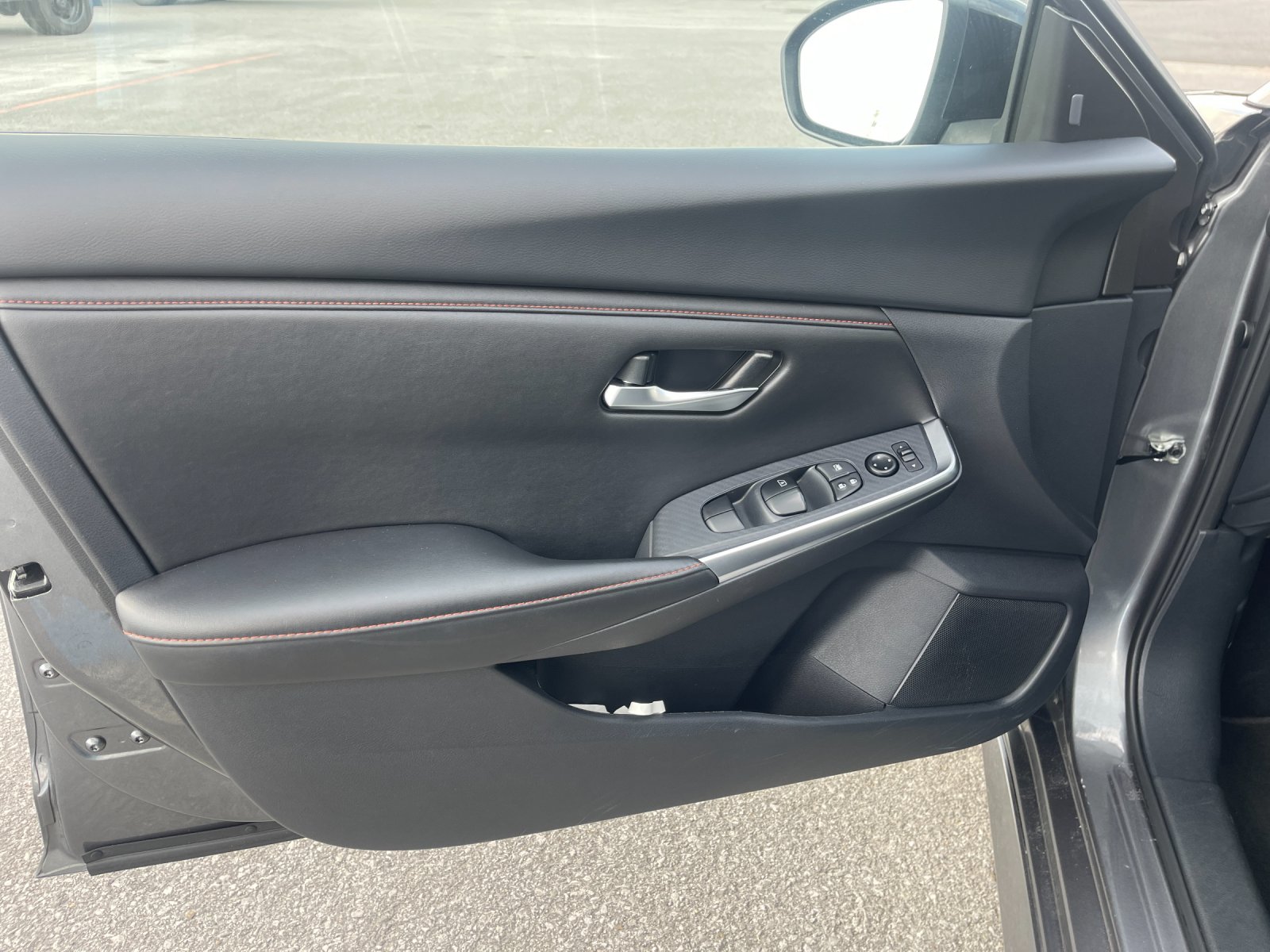 Used 2025 Gray Nissan SR image 11