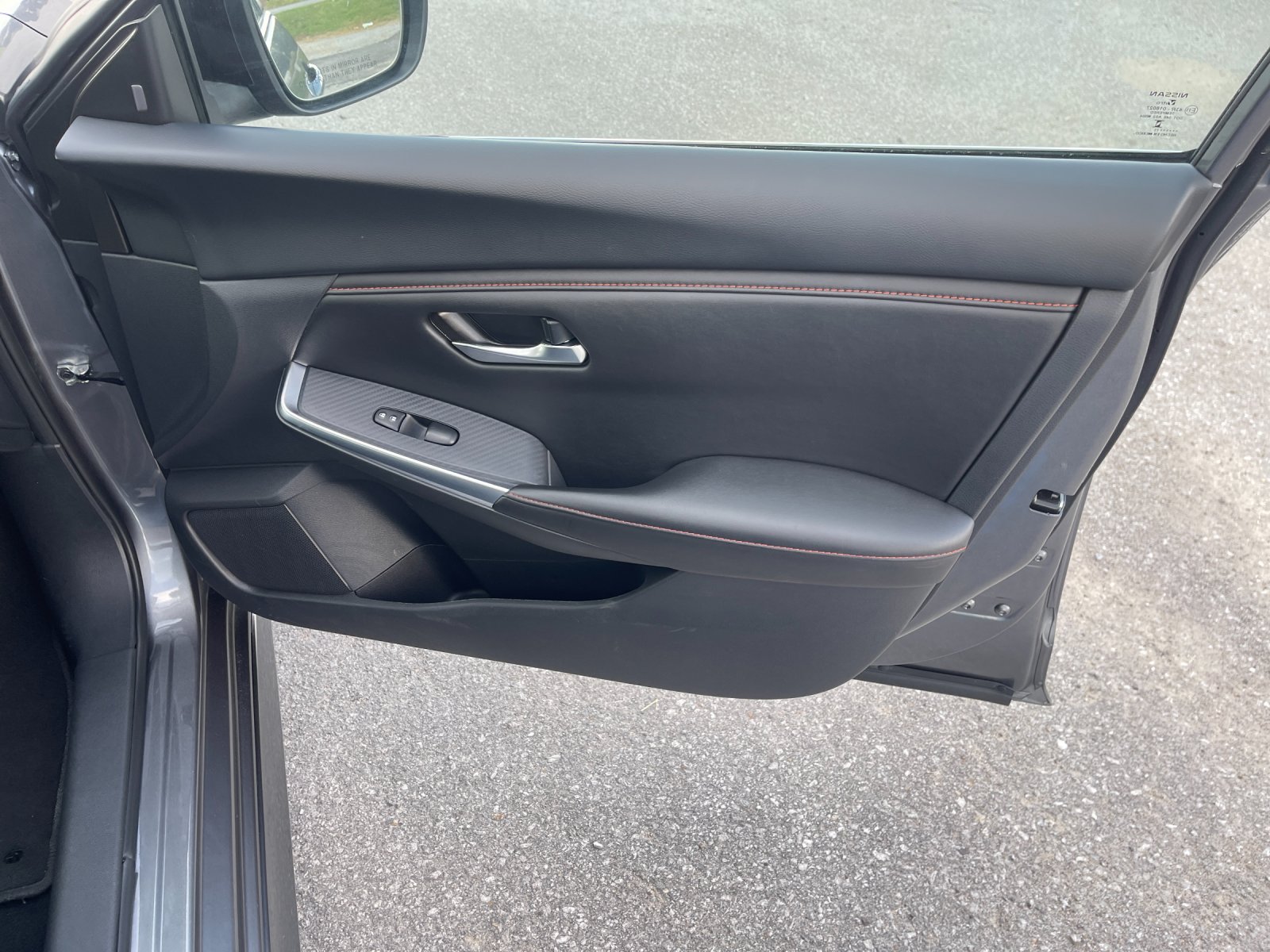 Used 2025 Gray Nissan SR image 18