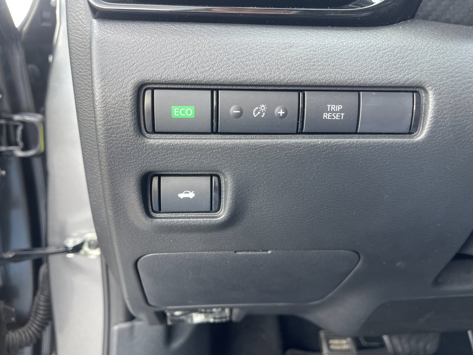 Used 2025 Gray Nissan SR image 29