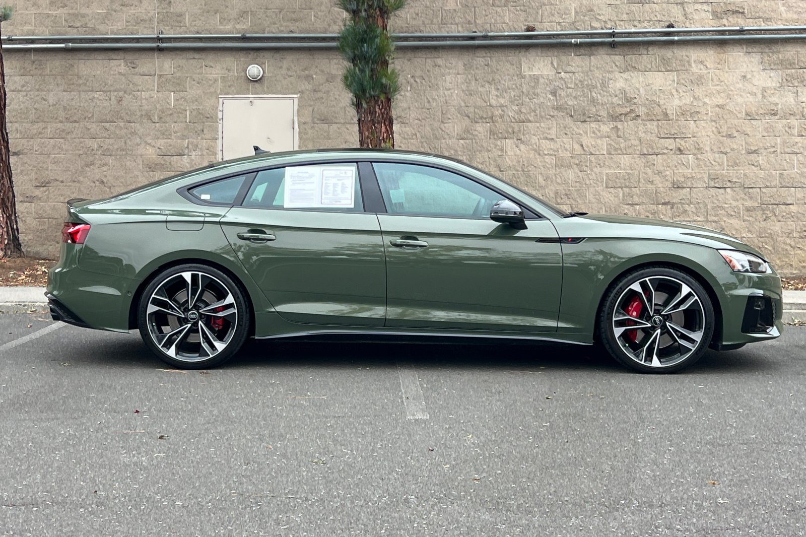 Used 2024  Audi 3.0T Prestige image 2