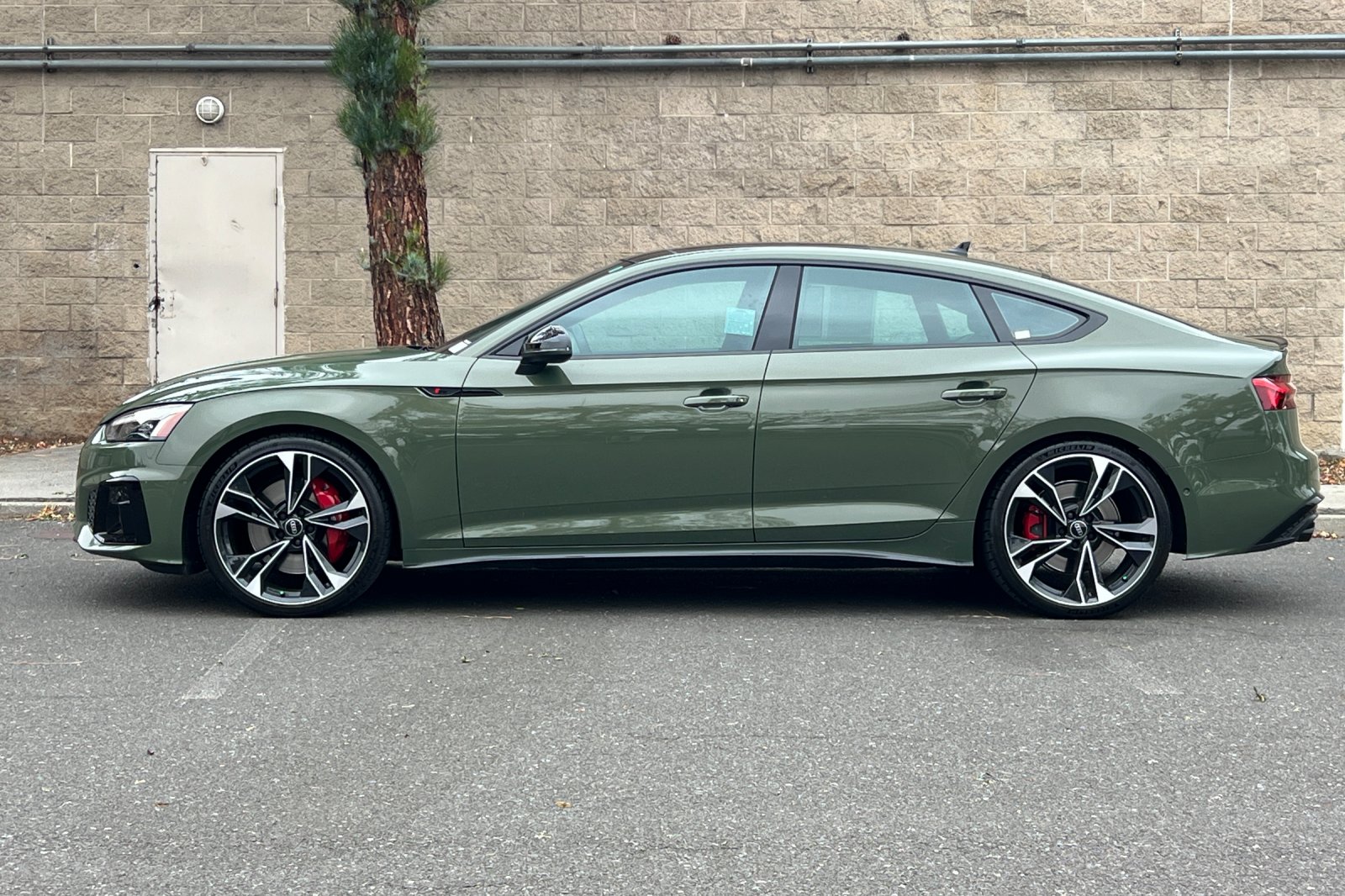 Used 2024  Audi 3.0T Prestige image 6
