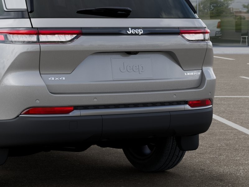 New 2026 Silver Zynith Exterior Paint Jeep Limited image 13