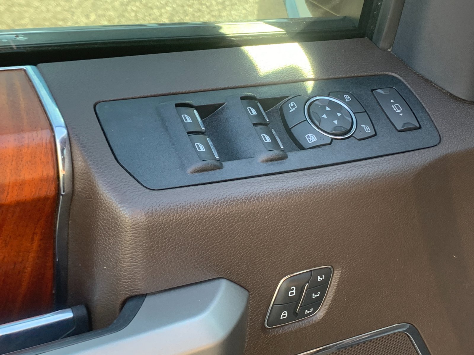 Used 2022 White Metallic Ford King Ranch image 14