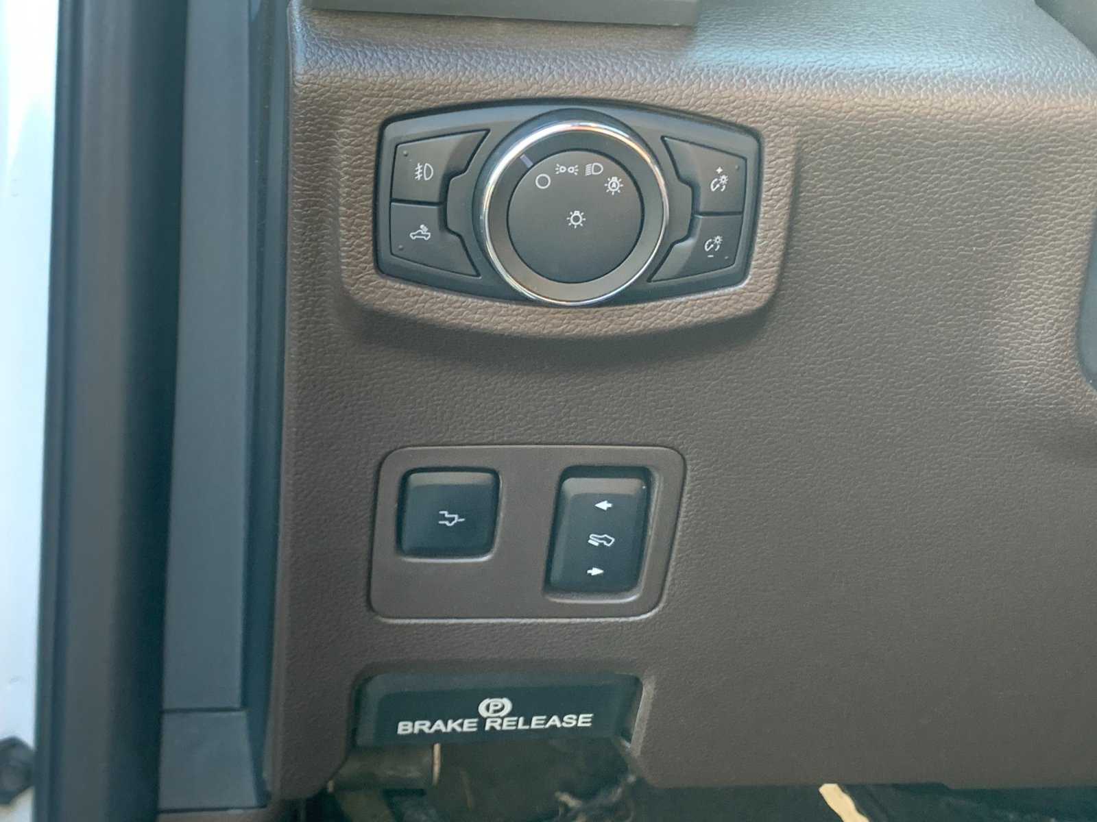 Used 2022 White Metallic Ford King Ranch image 32