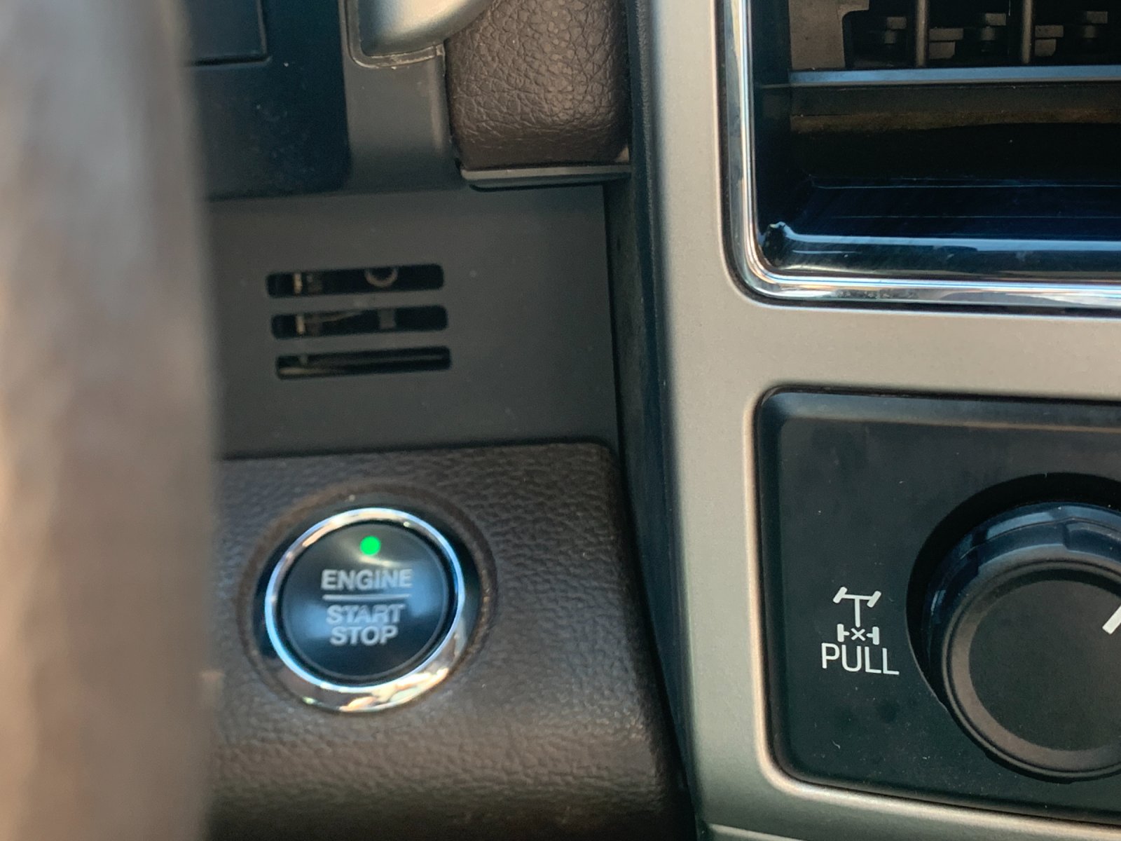Used 2022 White Metallic Ford King Ranch image 26
