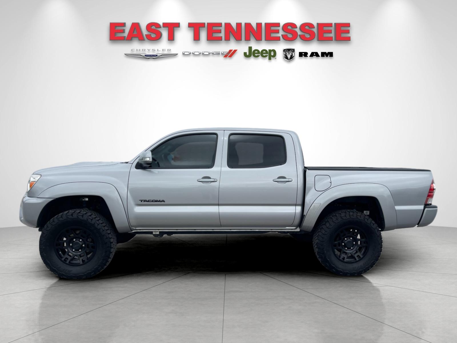 Used 2015 Silver Toyota Base image 6