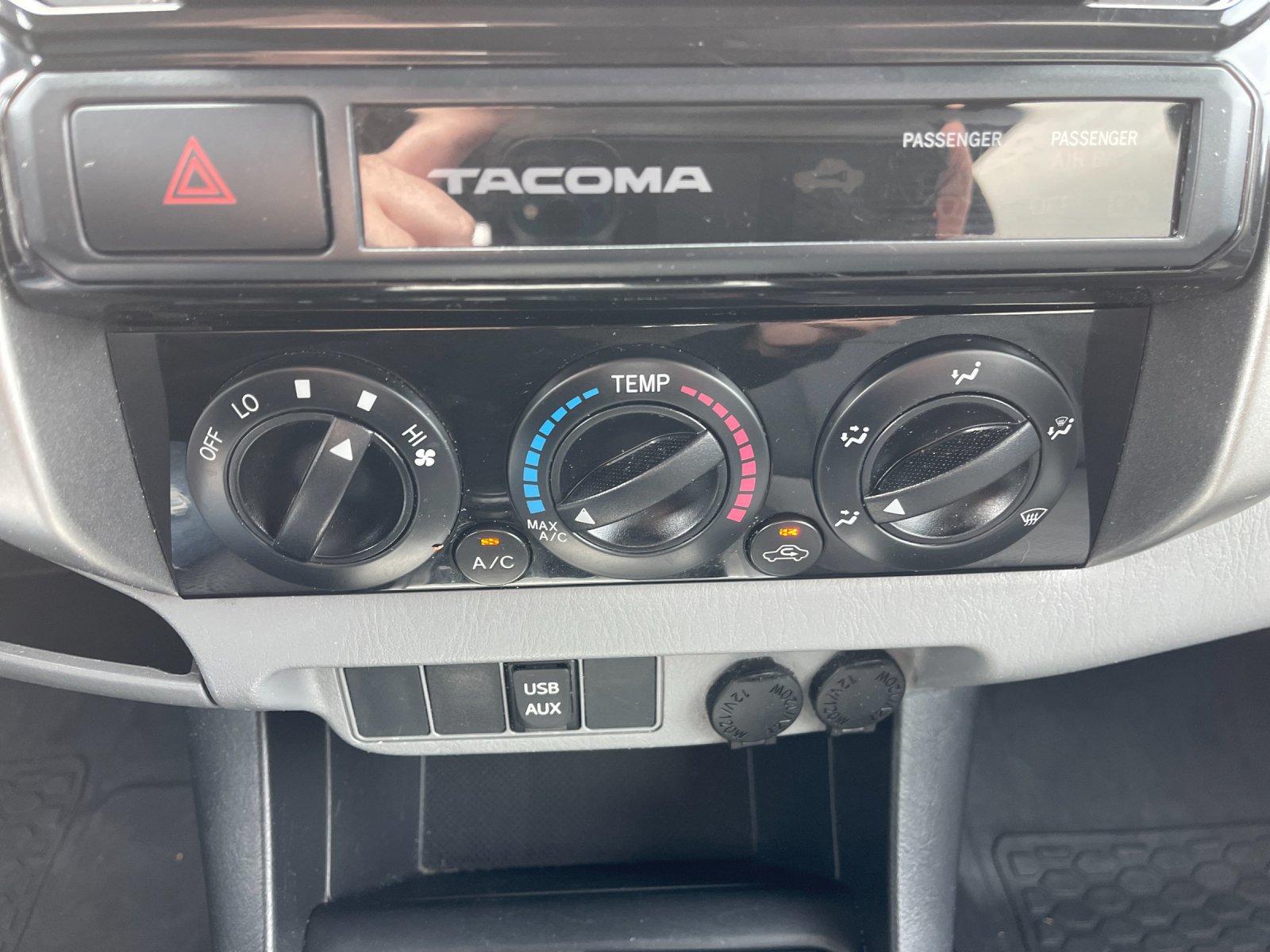 Used 2015 Silver Toyota Base image 22