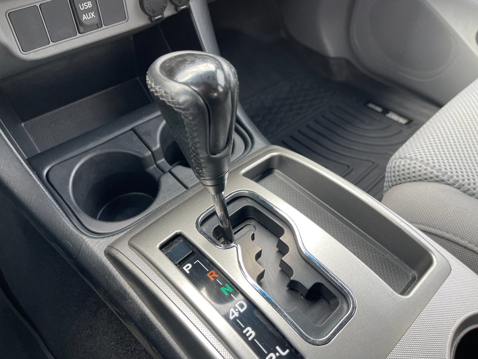 Used 2015 Silver Toyota Base image 23