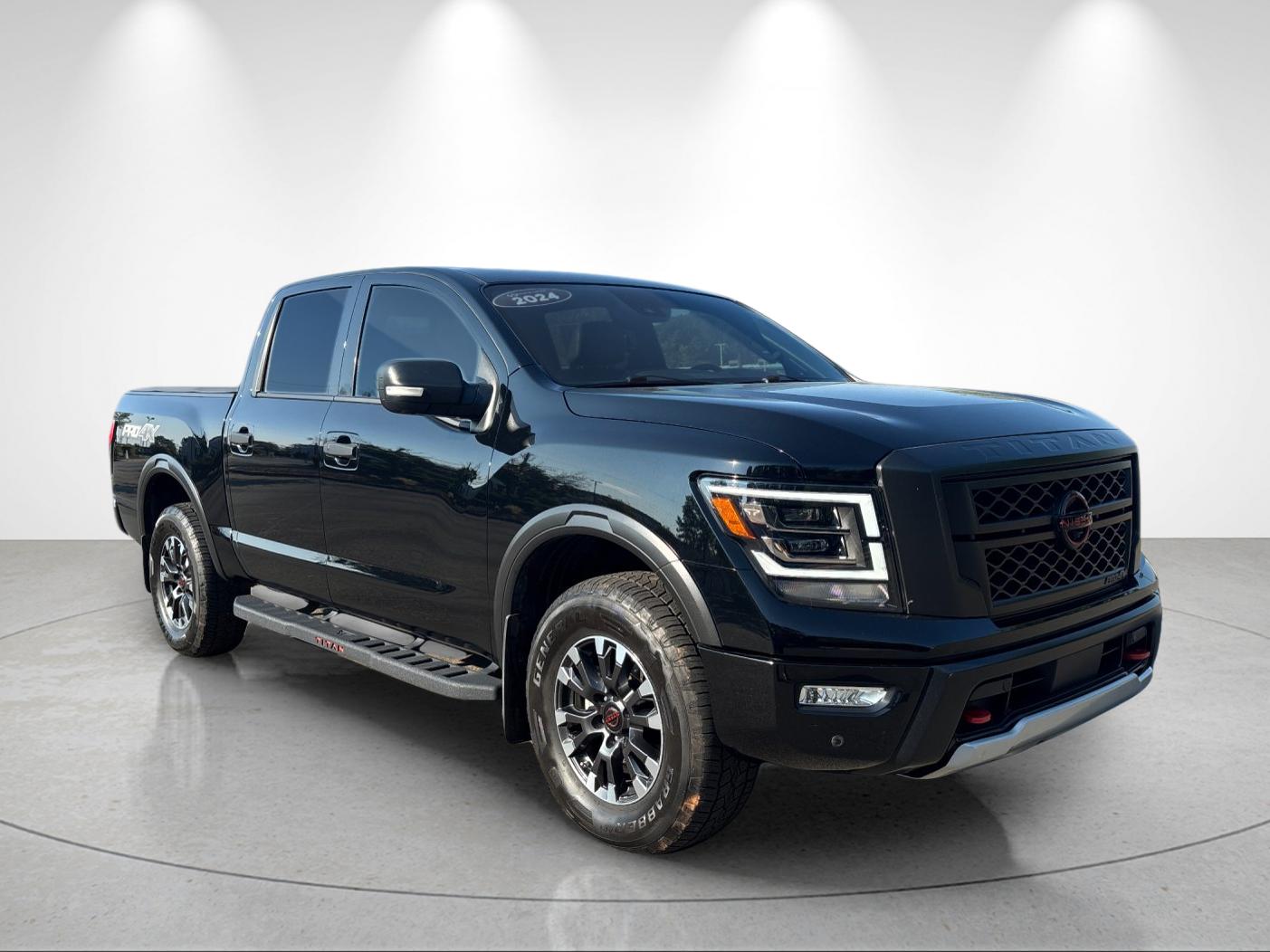 Used 2024 Super Black Nissan PRO-4X image 7