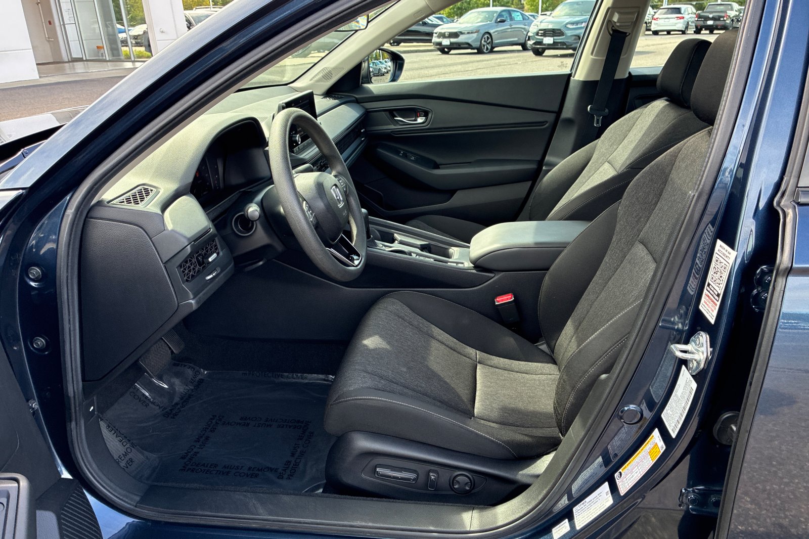 Used 2025 Canyon River Blue Met Honda SE image 11