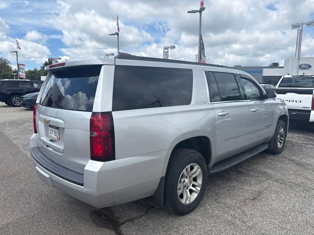 Used 2018 Silver Chevrolet LT image 4
