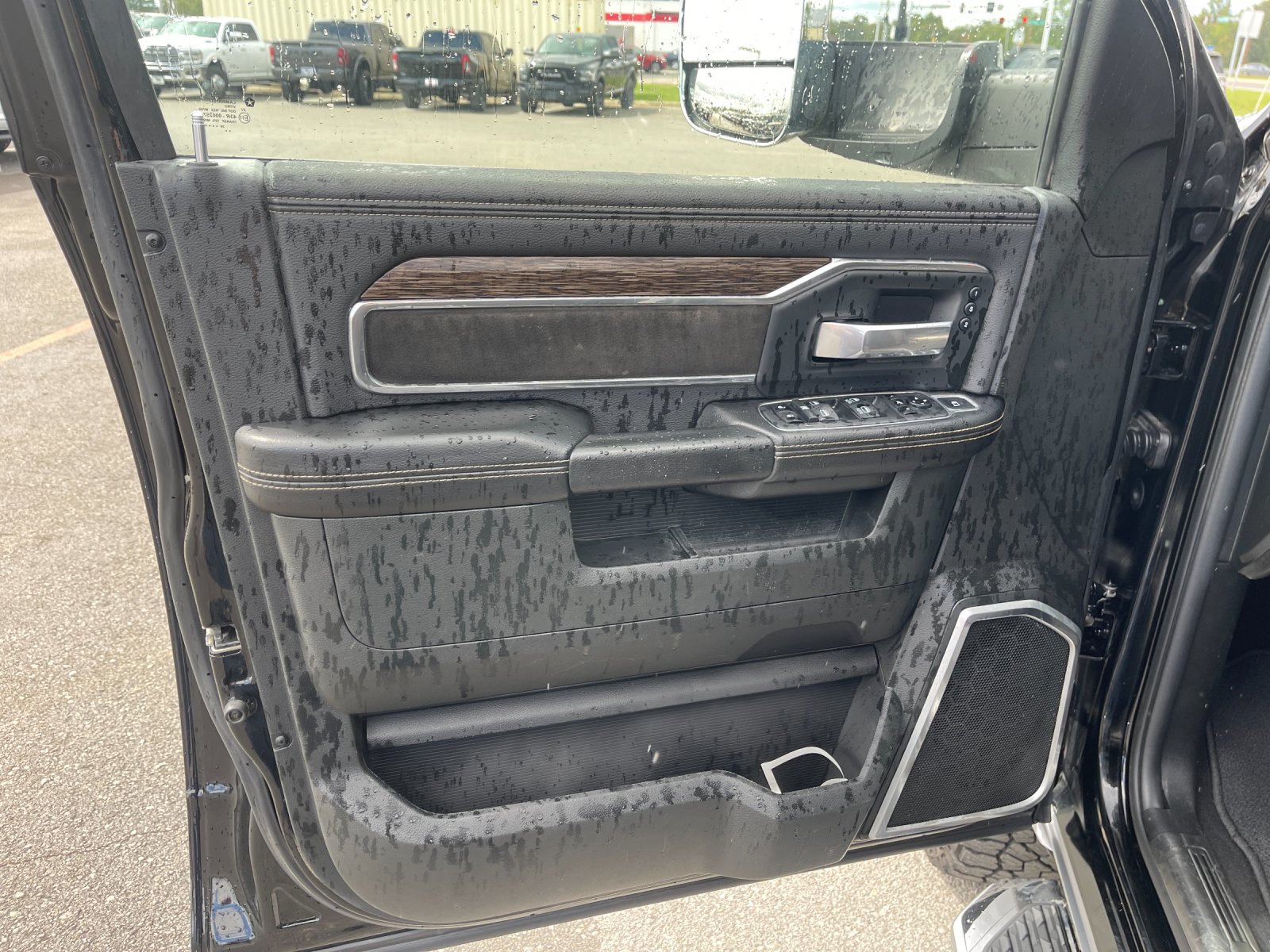 Used 2020 Black Ram Laramie image 11