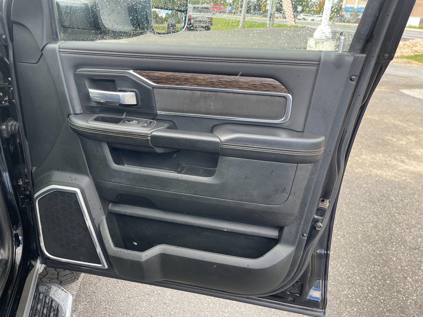 Used 2020 Black Ram Laramie image 19