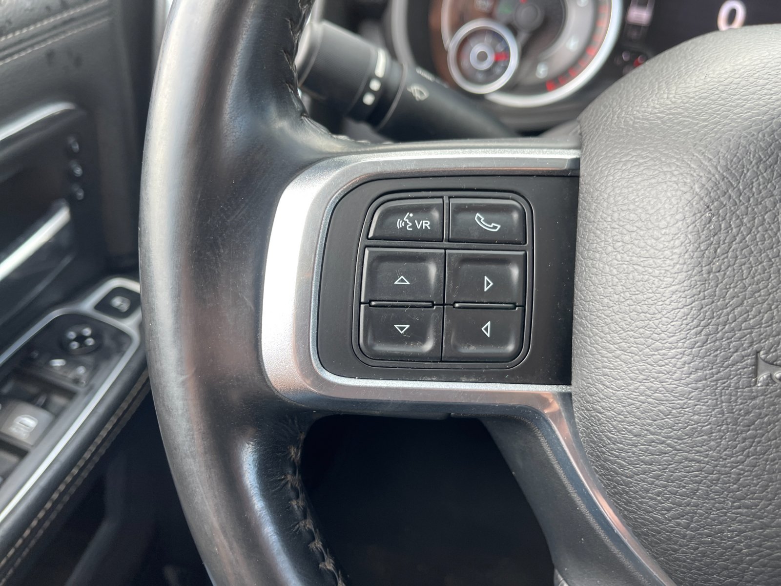 Used 2020 Black Ram Laramie image 27