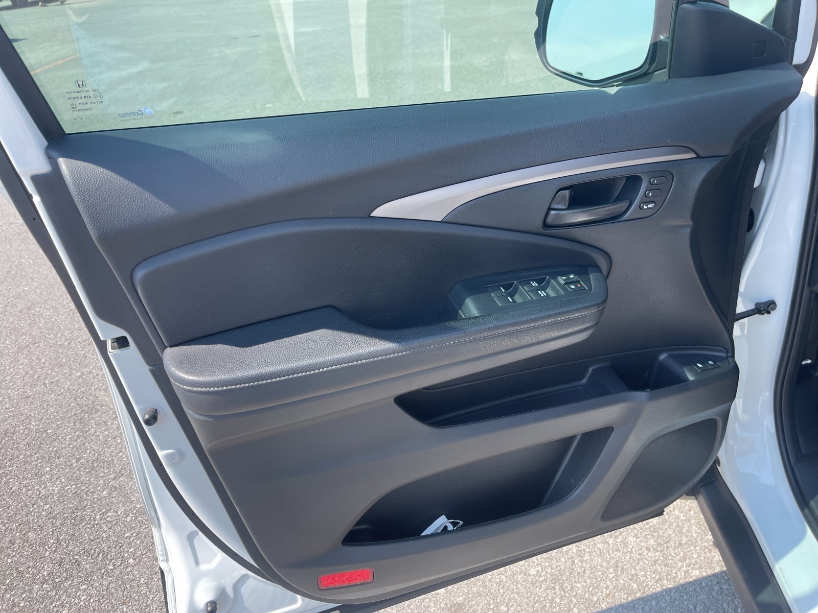 Used 2022 White Honda EX-L image 11